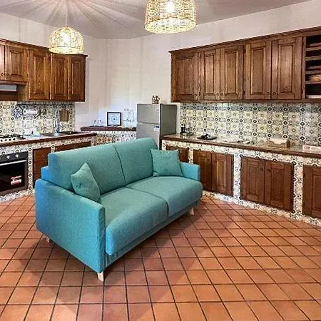 Mareluna, Mare A Pochi Passi E Doppi Servizi Villa Pisciotta