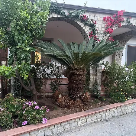Villa Mareluna, Mare A Pochi Passi E Doppi Servizi