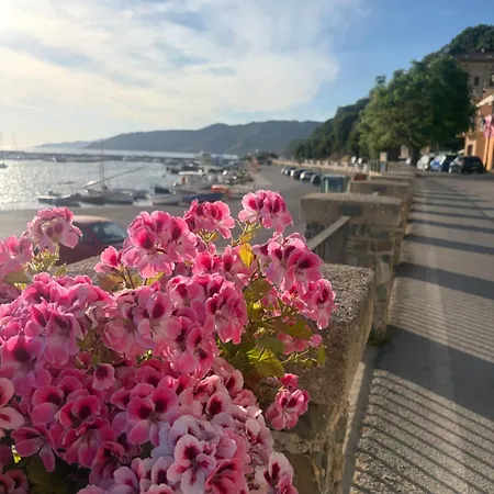 Villa Mareluna, Mare A Pochi Passi E Doppi Servizi